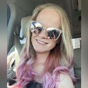 Meet your Posher, Tiffany